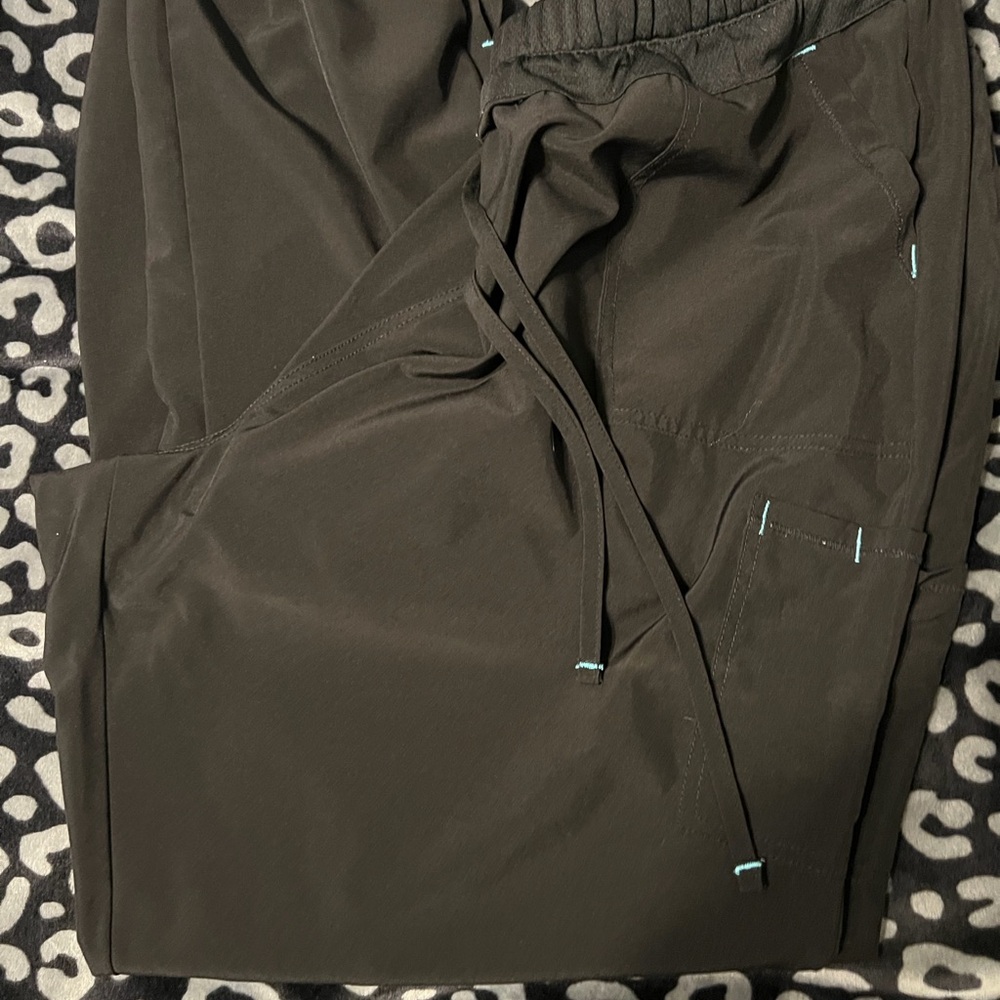 Women’s Scrub Star